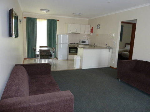Werribee Motel & Apartments - Dalby Accommodation 1