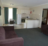 Werribee Motel  Apartments - Dalby Accommodation