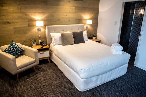 Crown Hotel - Dalby Accommodation 0