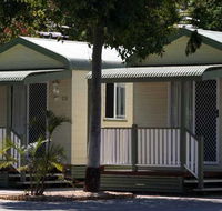 Emerald Cabin  Caravan Village - Dalby Accommodation