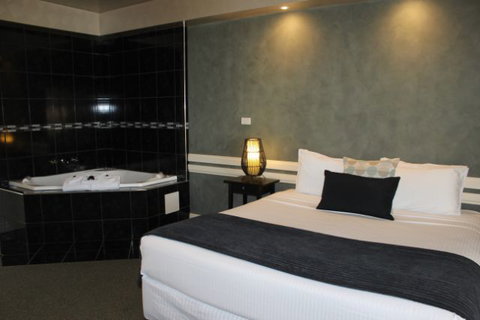 Fairways Resort - Dalby Accommodation 0