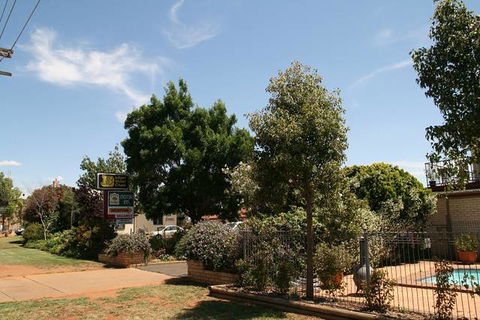 Forest Lodge Motor Inn & Restaurant - Dalby Accommodation 4