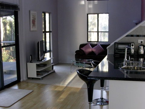 Hidden Grove Retreat - Dalby Accommodation 1