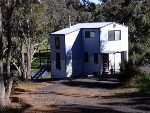 Hidden Grove Retreat - Dalby Accommodation 3