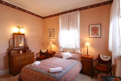 Hillview House - Dalby Accommodation 0