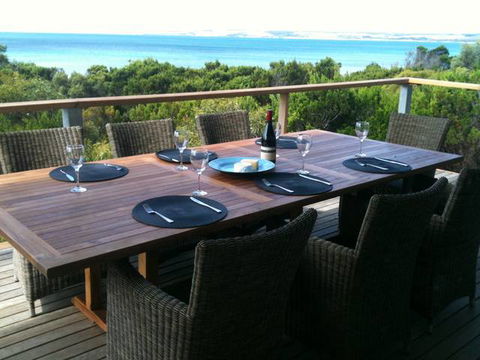 Island Beach Escape - Beachcomber - Dalby Accommodation 4