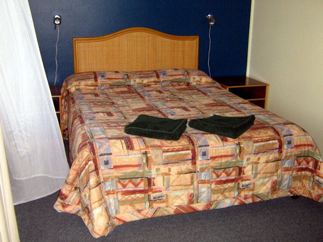 Broadbeach Waters QLD Dalby Accommodation