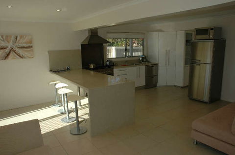 Joylaine Beach House - Dalby Accommodation 0