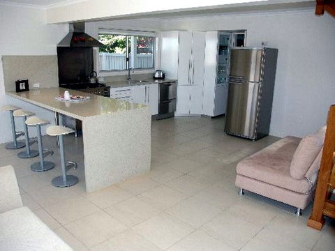 Joylaine Beach House - Dalby Accommodation 2