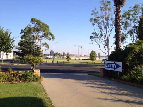Lakeview Motel - Dalby Accommodation 1
