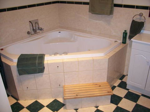 Limestone View (Naracoorte Cottages) - Dalby Accommodation 2