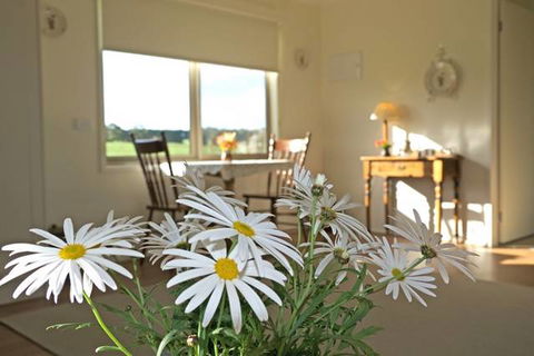 Little Lake Cottage B&B - Dalby Accommodation 0