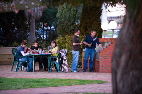 Loxton Hotel - Dalby Accommodation 2