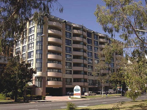 Medina Serviced Apartments Canberra, James Court - Dalby Accommodation 1