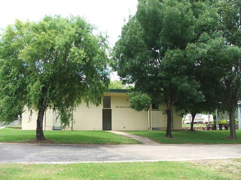 Poplar Caravan Park - Dalby Accommodation 2