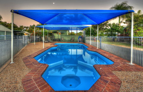 Queens Beach Tourist Village - Dalby Accommodation 2
