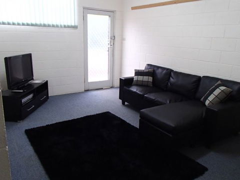 Silver Hill Townhouse - Dalby Accommodation 25