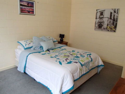 Silver Hill Townhouse - Dalby Accommodation 26