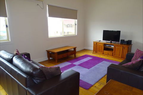 Silver Hill Townhouse - Dalby Accommodation 4