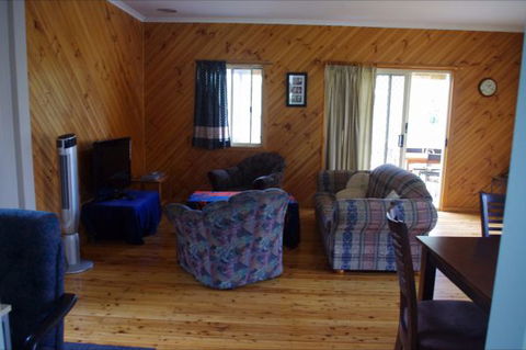 Culburra Cottage - Dalby Accommodation 23