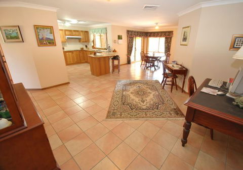 Culburra Cottage - Dalby Accommodation 127