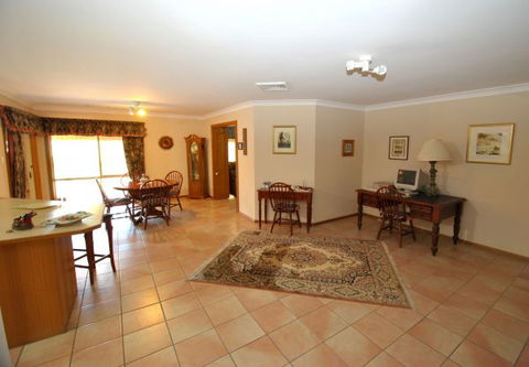 Culburra Cottage - Dalby Accommodation 128