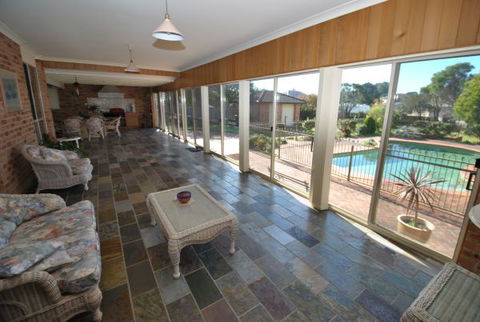 Culburra Cottage - Dalby Accommodation 131