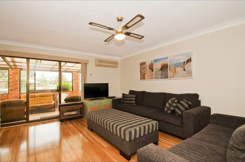 Culburra Cottage - Dalby Accommodation 243
