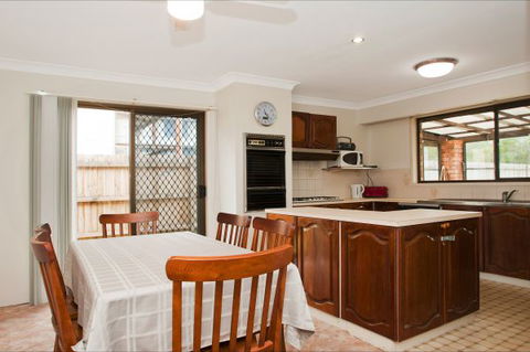 Culburra Cottage - Dalby Accommodation 245