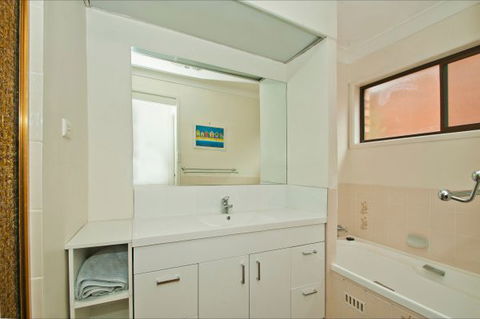 Culburra Cottage - Dalby Accommodation 246