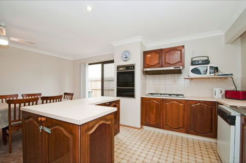 Culburra Cottage - Dalby Accommodation 247
