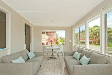 Culburra Cottage - Dalby Accommodation 265