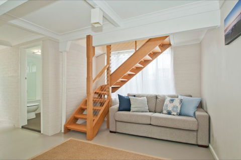 Culburra Cottage - Dalby Accommodation 266
