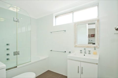 Culburra Cottage - Dalby Accommodation 267
