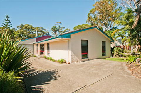 Culburra Cottage - Dalby Accommodation 229