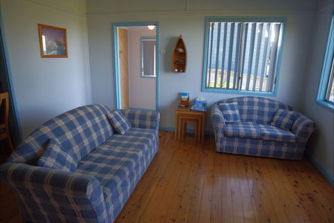 Culburra Cottage - Dalby Accommodation 141