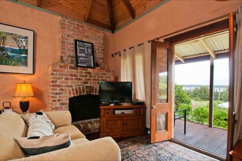 Culburra Cottage - Dalby Accommodation 275