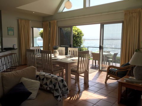 Culburra Cottage - Dalby Accommodation 240