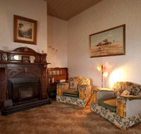 Sarah Jane Cottage - Dalby Accommodation