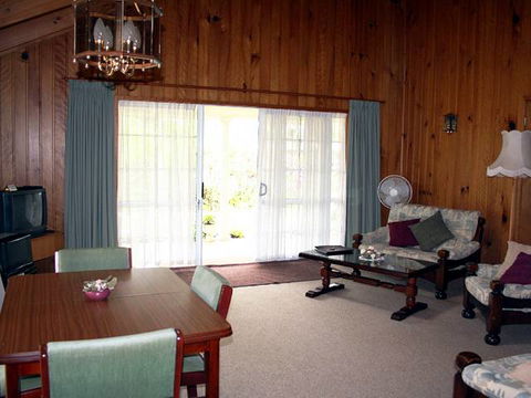 Shiralee Executive Cottages - Dalby Accommodation 0