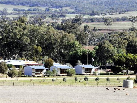 Stone Hut Cottages - Dalby Accommodation 0