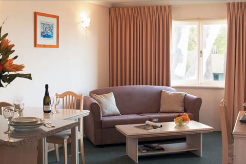 The Peninsula - Riverside Serviced Apartments - Dalby Accommodation 11