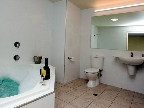 Travelodge Hotel Hobart Airport - Dalby Accommodation 4