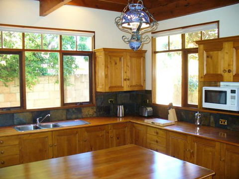 TRC House - Dalby Accommodation 2