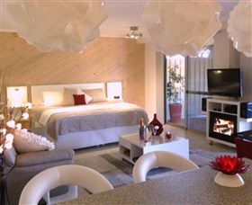 Mumbles - Dalby Accommodation 0