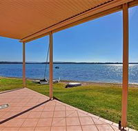 Luxury Waterfront House - Dalby Accommodation