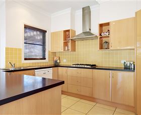 The 17th Tee - Dalby Accommodation 2