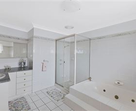 Waterfront Paradise - Dalby Accommodation 4