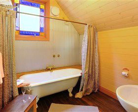 Como Cottages - Dalby Accommodation 5