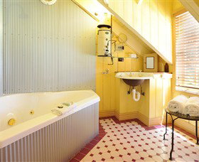 Como Cottages - Dalby Accommodation 7